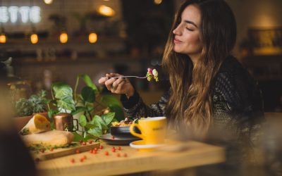 Mindful Eating As A Way To Stop Bingeing